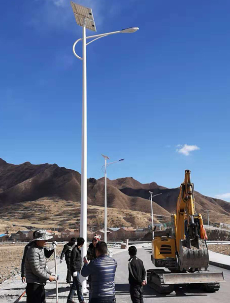 甘南碌曲10米扎囊太阳能路灯项目